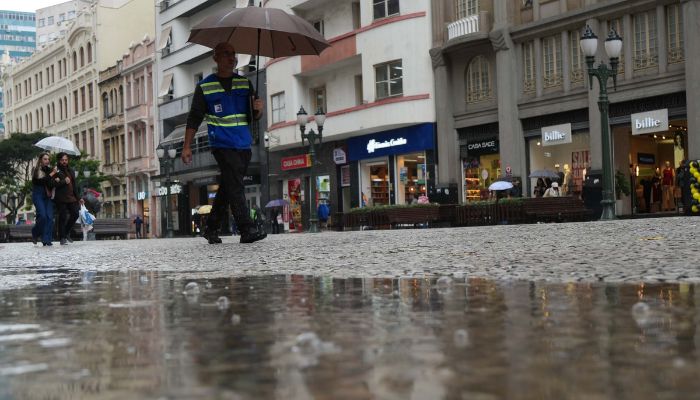 Chuva fica acima e temperaturas abaixo da média no Paraná em junho, aponta Simepar